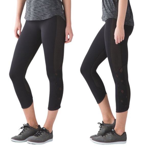 Lululemon VarCity Crop Luxtreme Black Leggings Size 6 - Picture 2 of 13